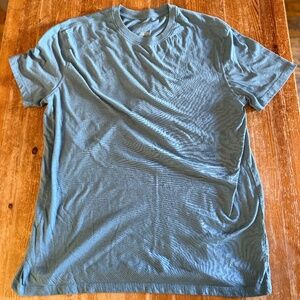 Goodfellow & Co Men’s Blue Everyday Wear Tee – Size L
